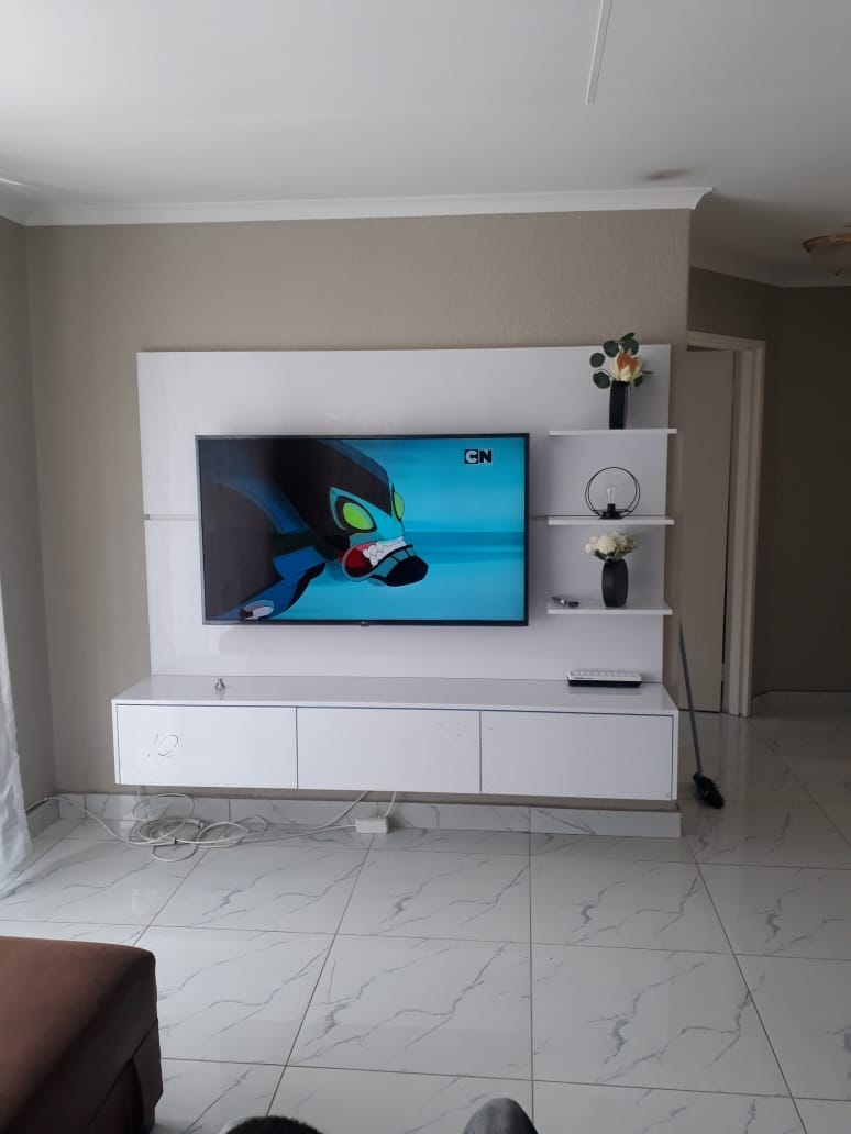 Custom TV Unit — Roodepoort